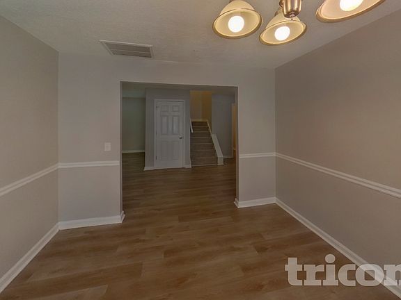 4th image of 4430 Reserve Hill Xing