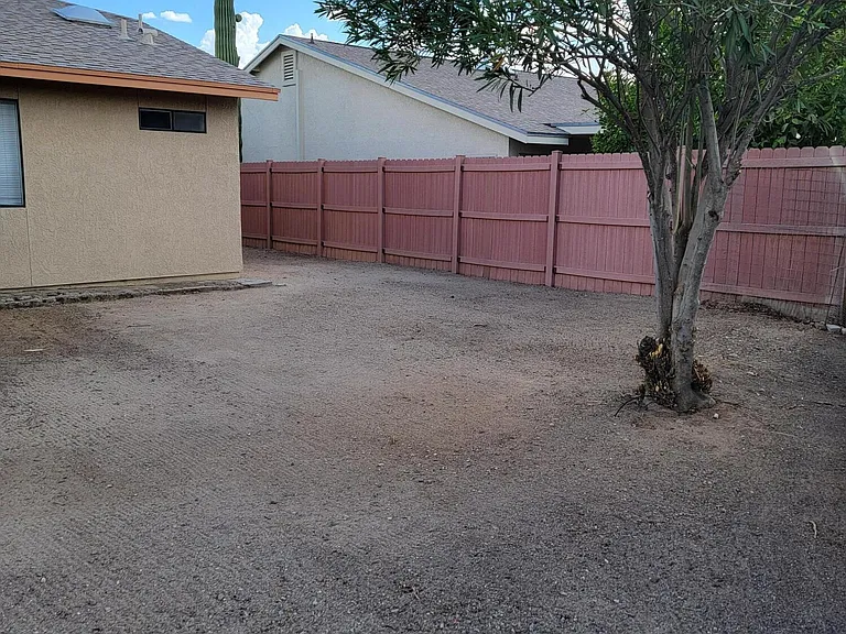 9689 N Donegal Pl — Photo 16