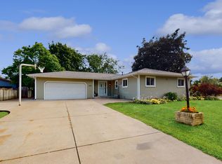 1359 19th St W, Hastings, MN 55033