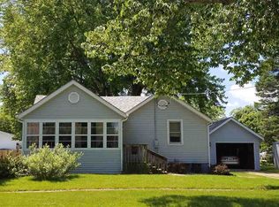 908 S 3rd St, Oregon, IL 61061