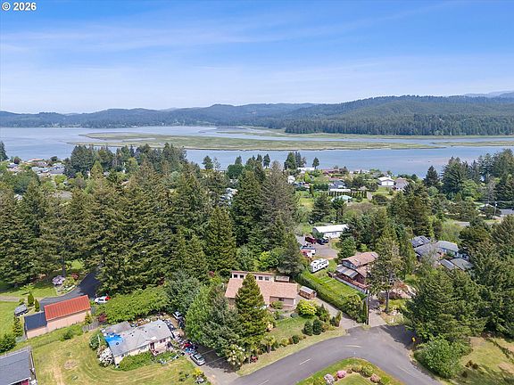 2nd image of 2180 SE Alsea Way