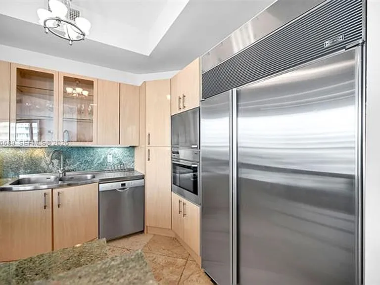 100 S Pointe Dr #801 — Photo 22