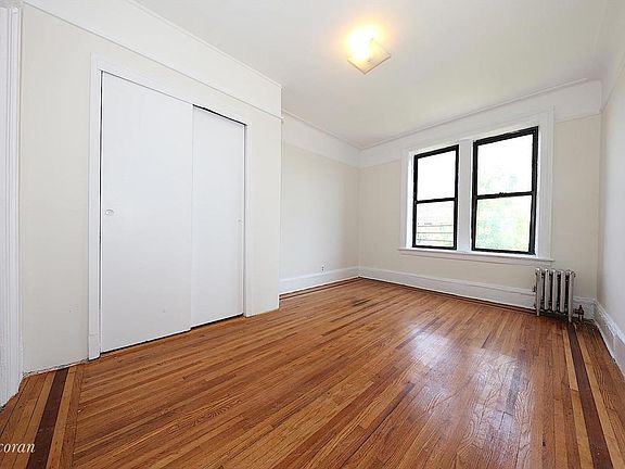 3rd image of 2206 38th St APT 4J
