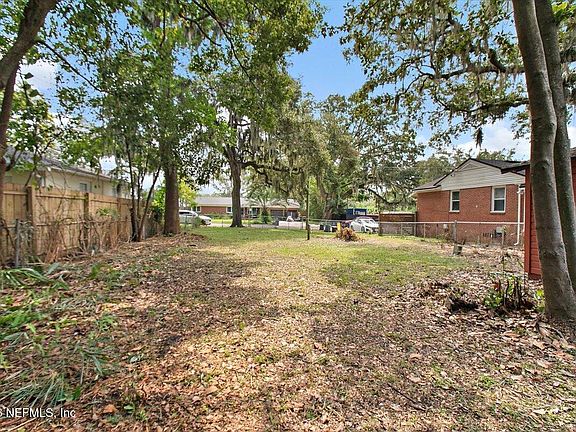4th image of 1502 GAY Avenue