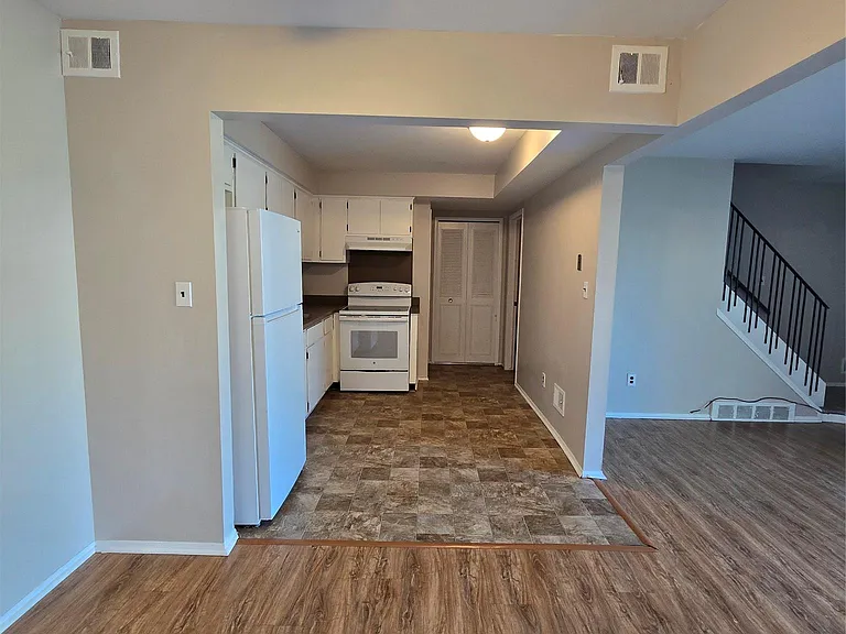 30107 Lorraine Ave #4 — Photo 6