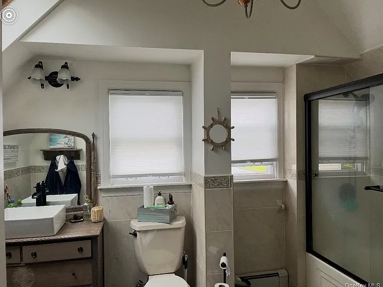 137 Acapulco St — Photo 24
