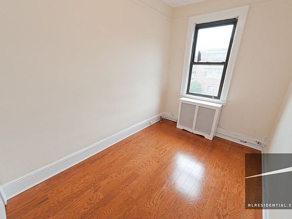 4th image of 3157 47th St #2