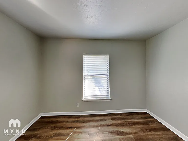 724 Stuckert Dr — Photo 15