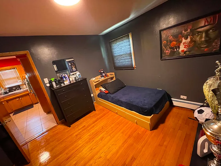 2724 N Mulligan Ave #2 — Photo 5