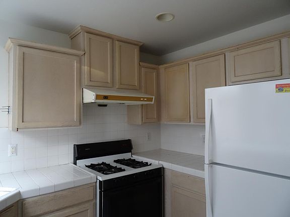 5th image of 303 W Newby Ave APT F