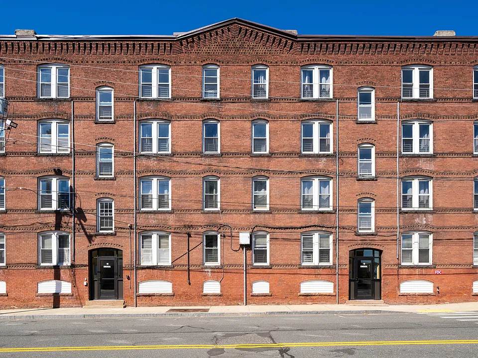 64 Commercial St #1