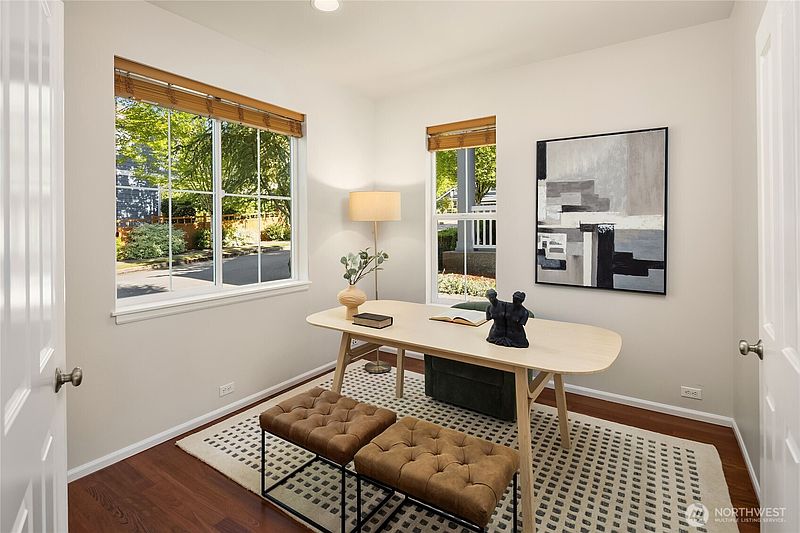 5th image of 2441 31st Avenue NE