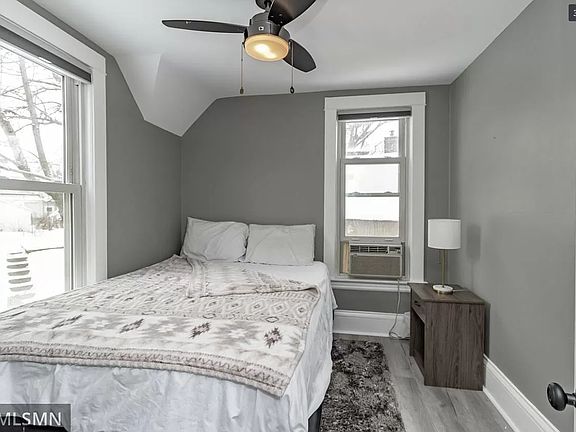 4th image of 29 Melbourne Ave SE #2
