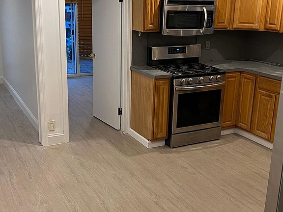 2nd image of 13116 14th Ave Floor 1