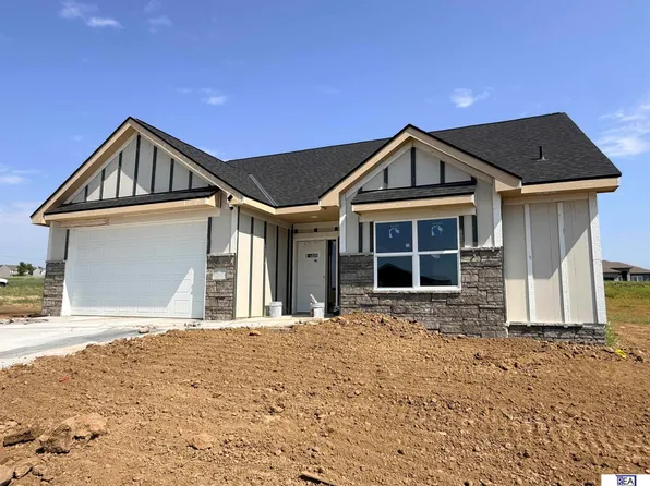8910 Reed St, Papillion, NE 68046