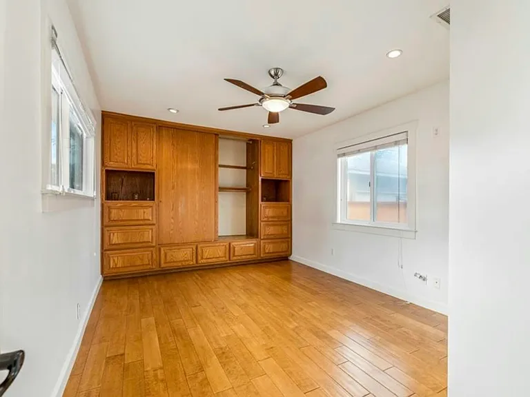 4759 Hackett Ave — Photo 25
