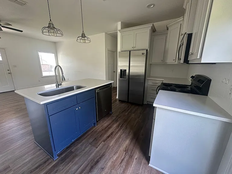 205 Gordon St — Photo 11