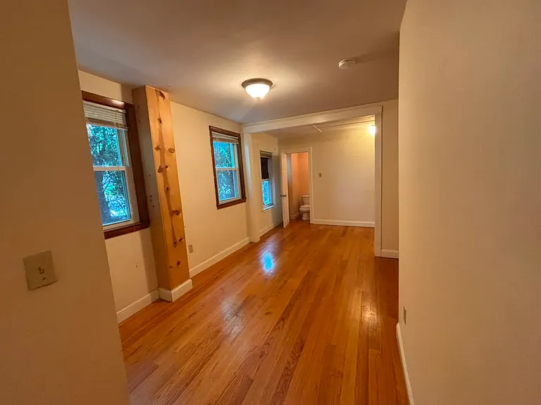 57 Lakeview Ave #E — Photo 1