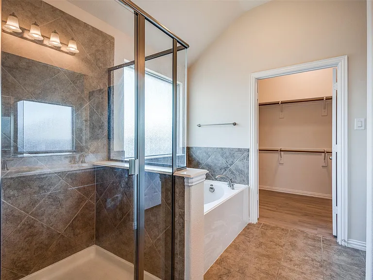 700 Golden Nugget Dr — Photo 8