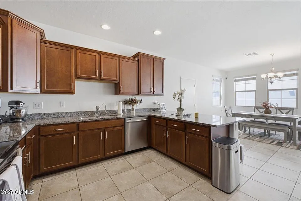 4 bed, 2.5 bath, 2220 sqft, $2,495 — Photo 2