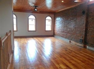 179 1/2 E Main St, Barnesville, OH 43713