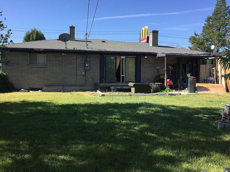 1st image of 635 E 17th St