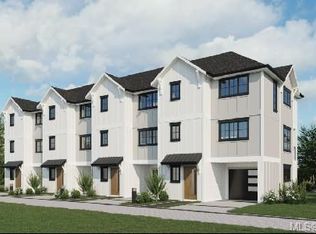 2268 Bowker Ave #2, Oak Bay, BC V8R 2E4