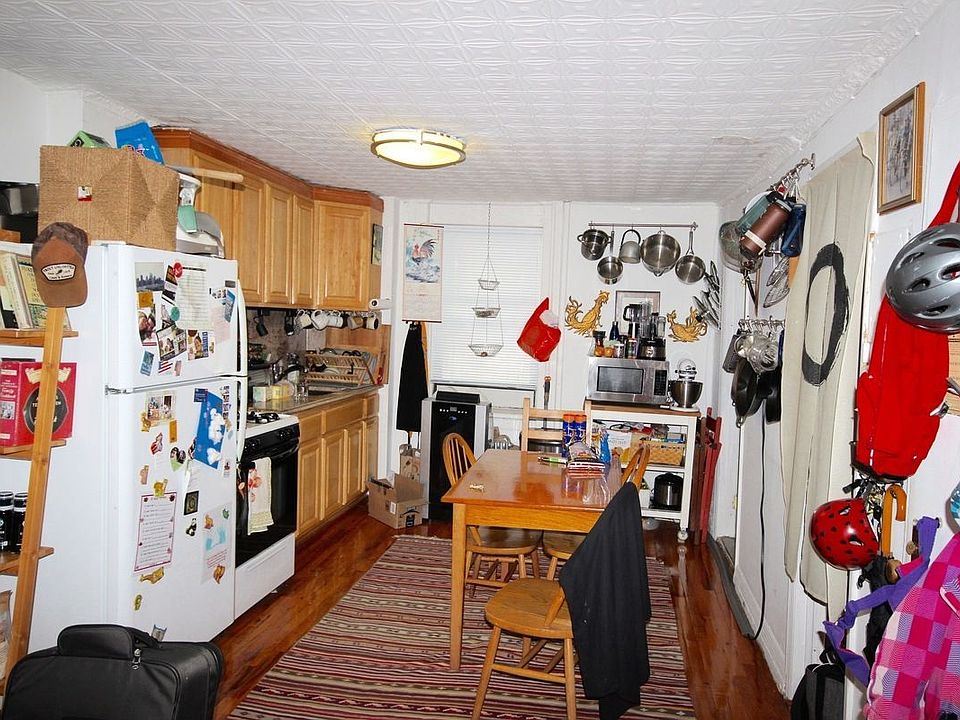1st image of 177 Court St APT 3