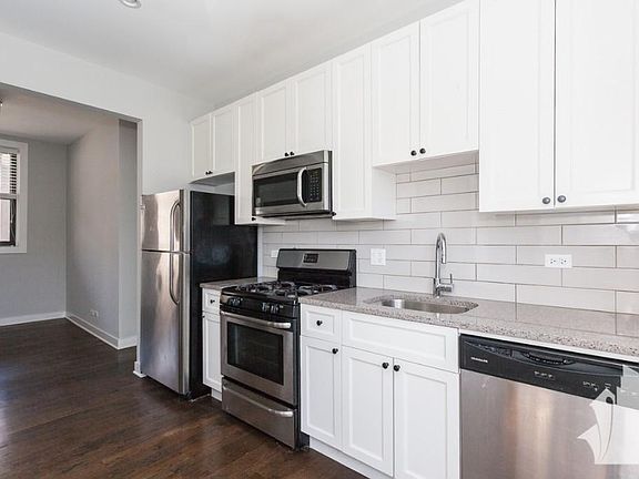 2nd image of 1500 W Belle Plaine Ave #1