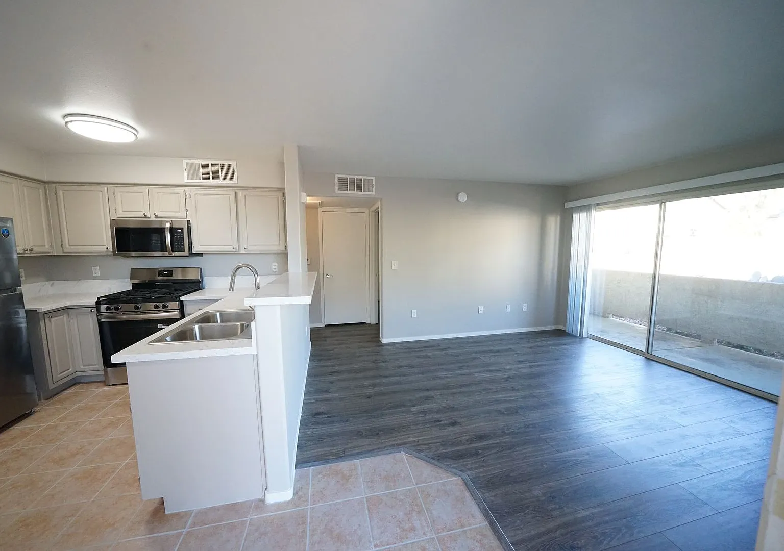 Showings Available Now — Photo 4