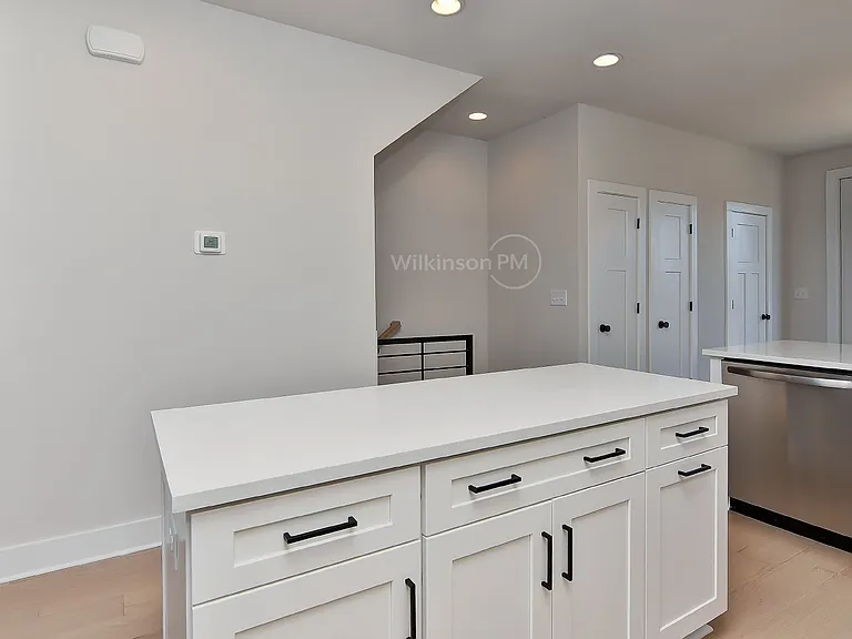 2204 Northend Dr — Photo 5