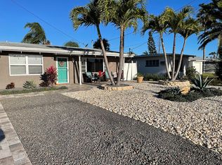 729 Pruitt Dr, Madeira Beach, FL 33708