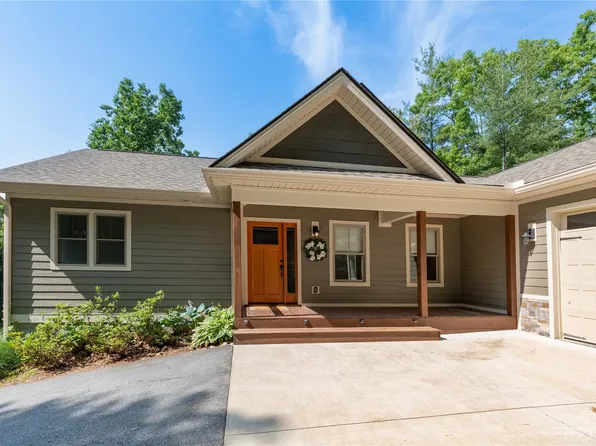 494 Rockmoor Way, Hendersonville, NC 28791