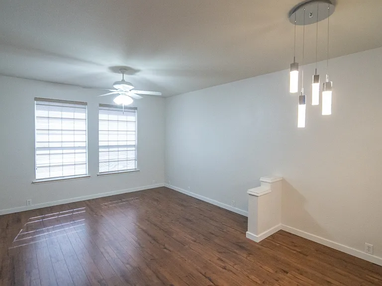 2215 Canterbury Park Dr — Photo 7