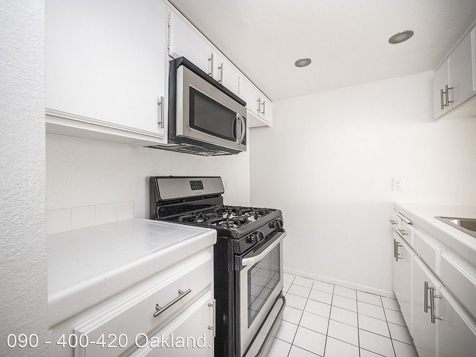 1st image of 400 N Oakland Ave APT 203