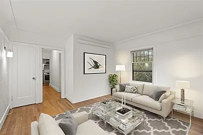 Brentwood Apartments — Photo 7