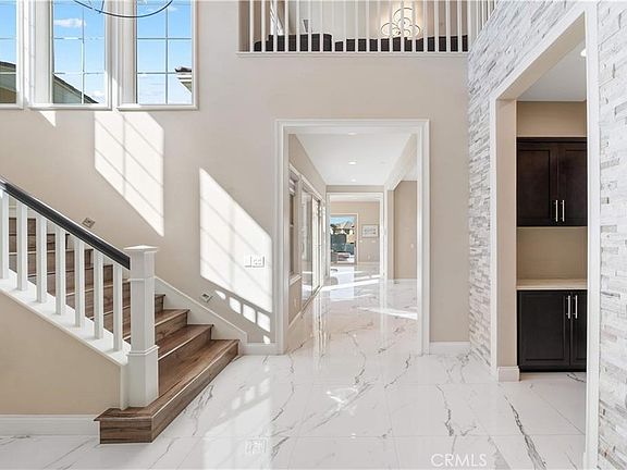 5th image of 5996 Porto St