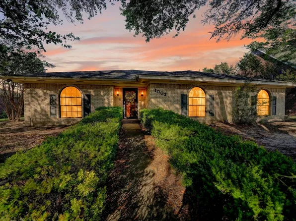1002 Meridith Dr, Terrell, TX 75160