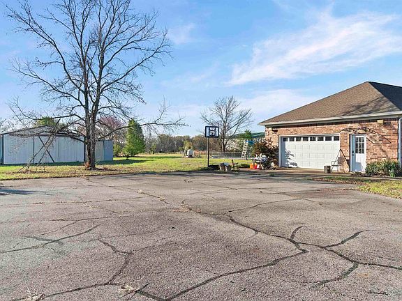 4th image of 155 Jaybird Ln