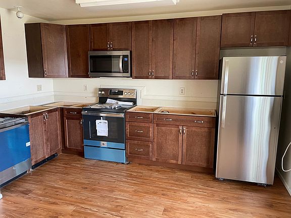 Kitchen with new cabinets, new countertops and new appliances!