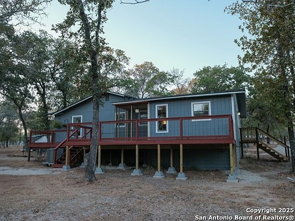 4th image of 261 Oak Hollow