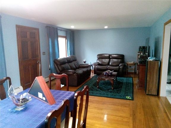 5th image of 12 Forest Hill Dr
