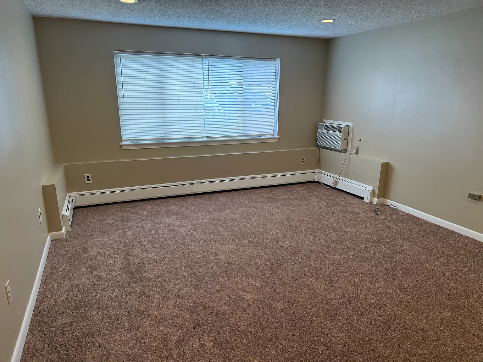 1 bed, 700 sqft, $2,000 — Photo 4
