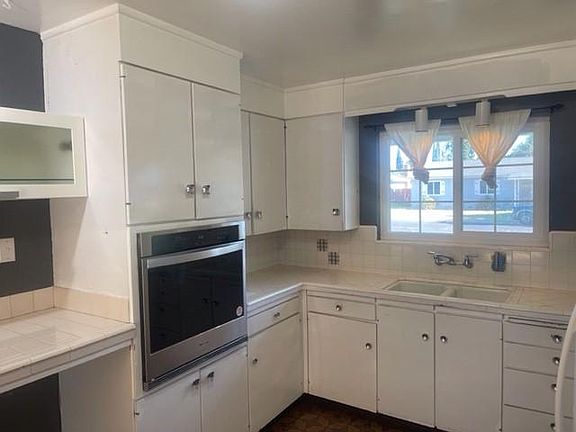 4th image of 2531 El Capitan Dr