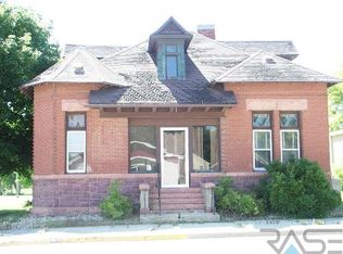 202 N Broadway St, Magnolia, MN 56158