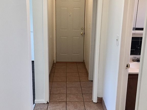 4th image of 955 33rd St SE