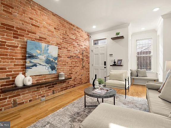 4th image of 706 L St SE