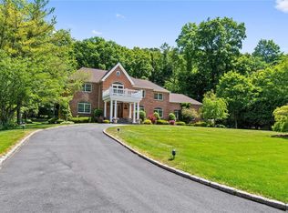 19 Pheasant Run Rd, Pleasantville, NY 10570