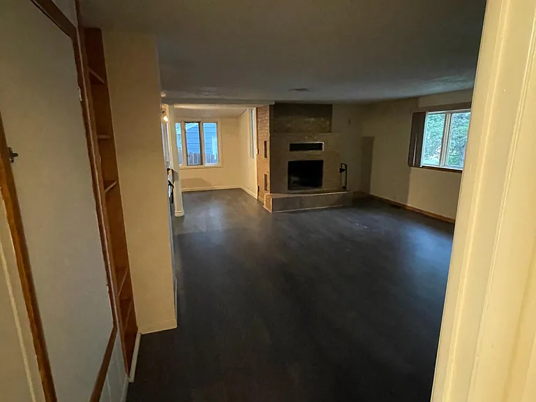 346 8th Ave W — Photo 5