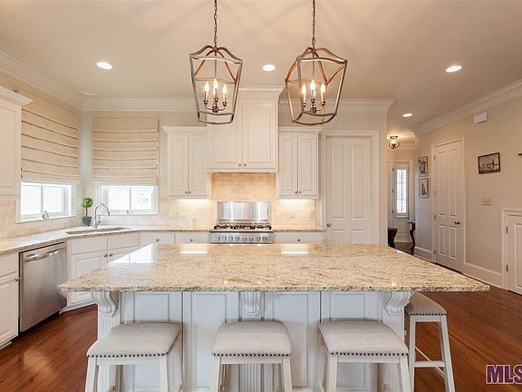 5th image of 3050 McIlhenny Dr